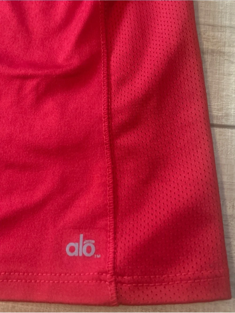 ALO Airbrush Fitness Tee Athletic Workout Gym Travel Lounge Yoga Red Women L